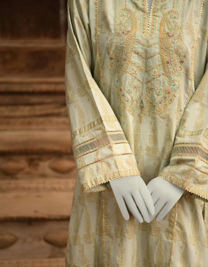 GREEN LAWN 2PC STITCHED | JLAWN-S-JST-25-2012/S ZARI-4 - Image 3