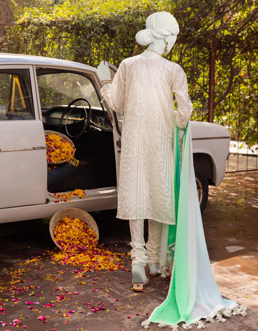 WHITE LAWN 3PC UNSTITCHED | JLAWN-S-US-23-275 OFF WHITE - Image 2