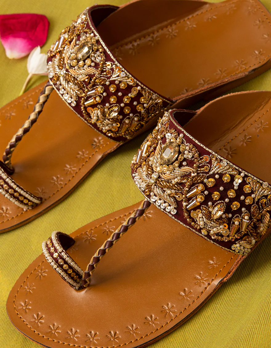 MAROON LAWN CHAPPAL | JLFWC-US-22-001 FB/JN-148 - Image 2
