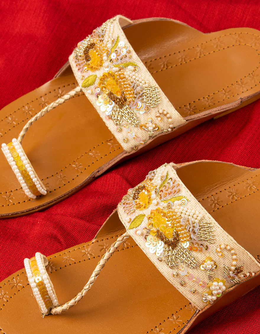BEIGE COTTON CHAPPAL | JLFWC-US-22-002 FB/SPARKLED - Image 2
