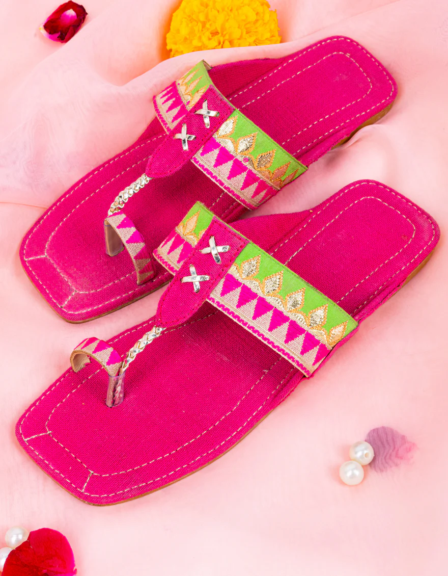 PINK CHAPPAL | JLFWC-US-23-017 FB/MASTANI KOHLAPARI - Image 3