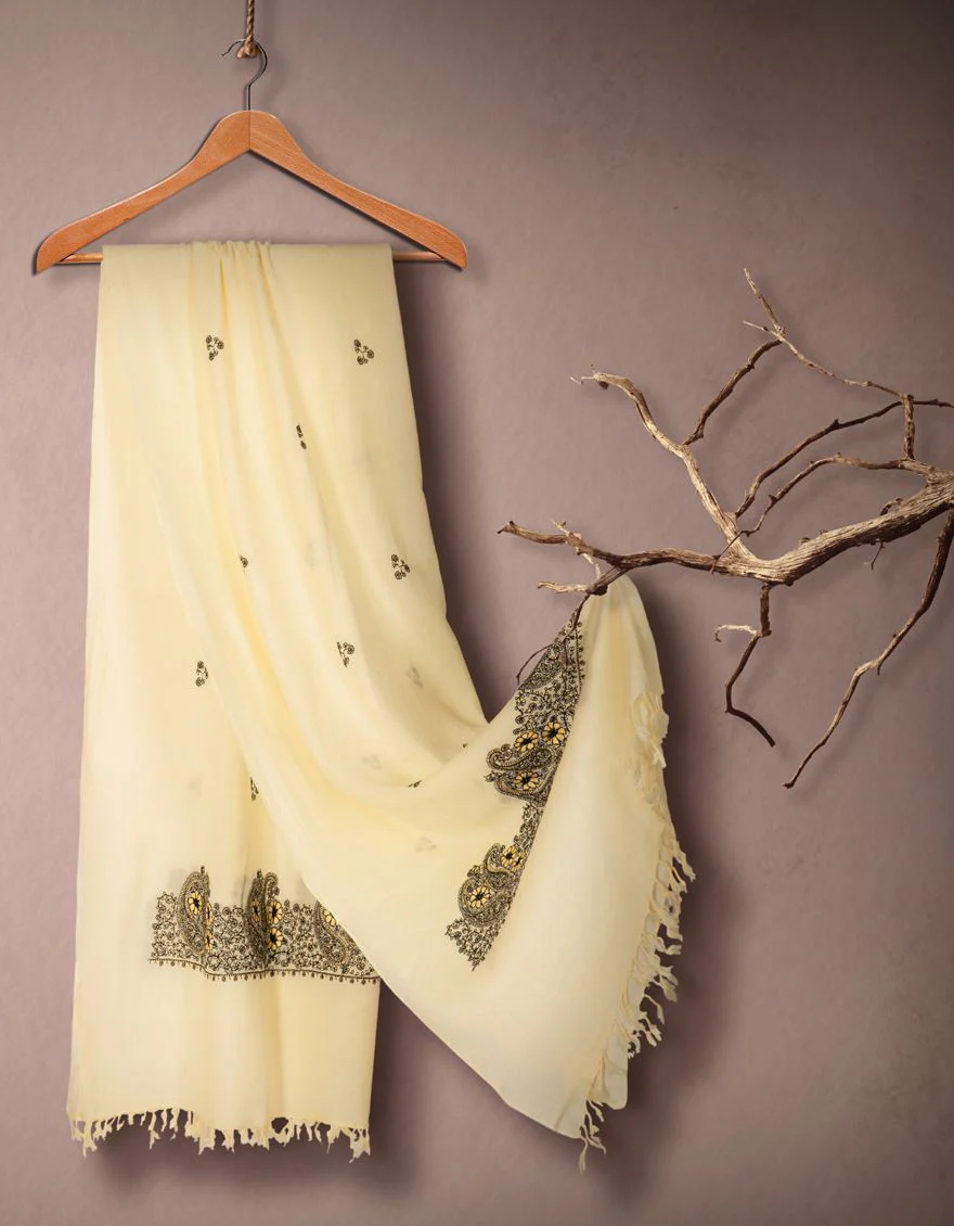 OFF WHITE SHAWL | JSH-SHW-US-21-0017 FB/SWATI WOOL