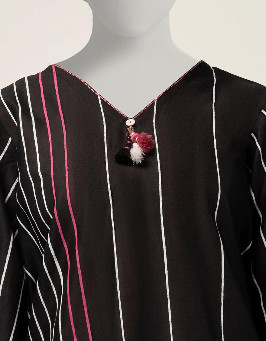 BLACK LAWN KURTI | JYGK-S-JTS-26-4122 FB/BLOCKED-2 - Image 4