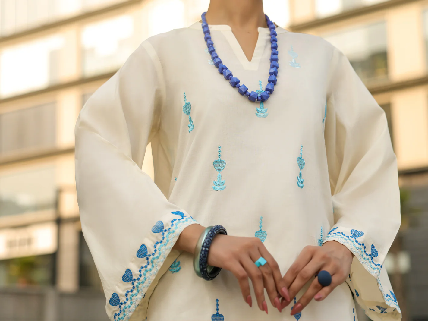 WHITE LAWN 2PC STITCHED | ALP-2PS-LKS-2538/FB-2538A - Image 4