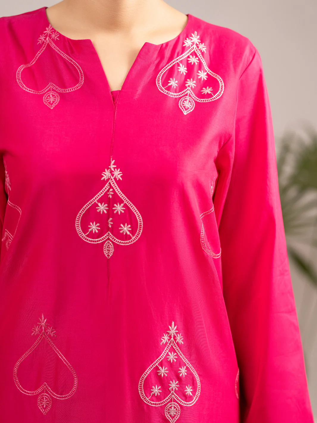 FUCHSIA LAWN 2PC STITCHED | ALP-2PS-LKS-2539/FB-2539A - Image 4