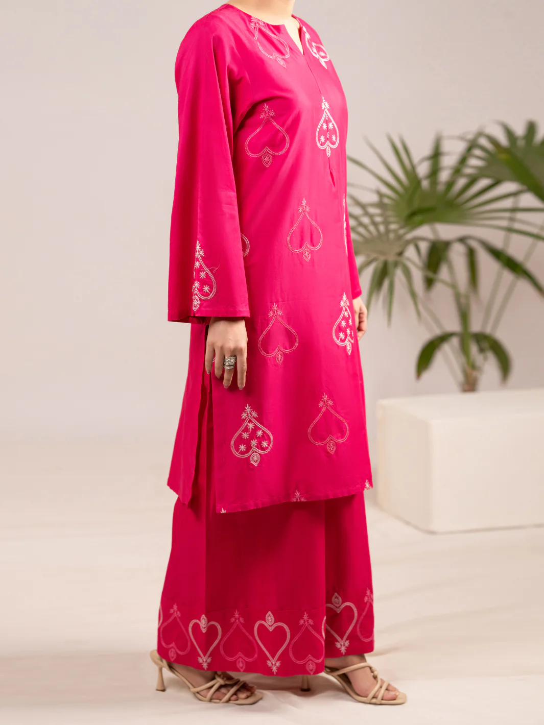 FUCHSIA LAWN 2PC STITCHED | ALP-2PS-LKS-2539/FB-2539A - Image 5