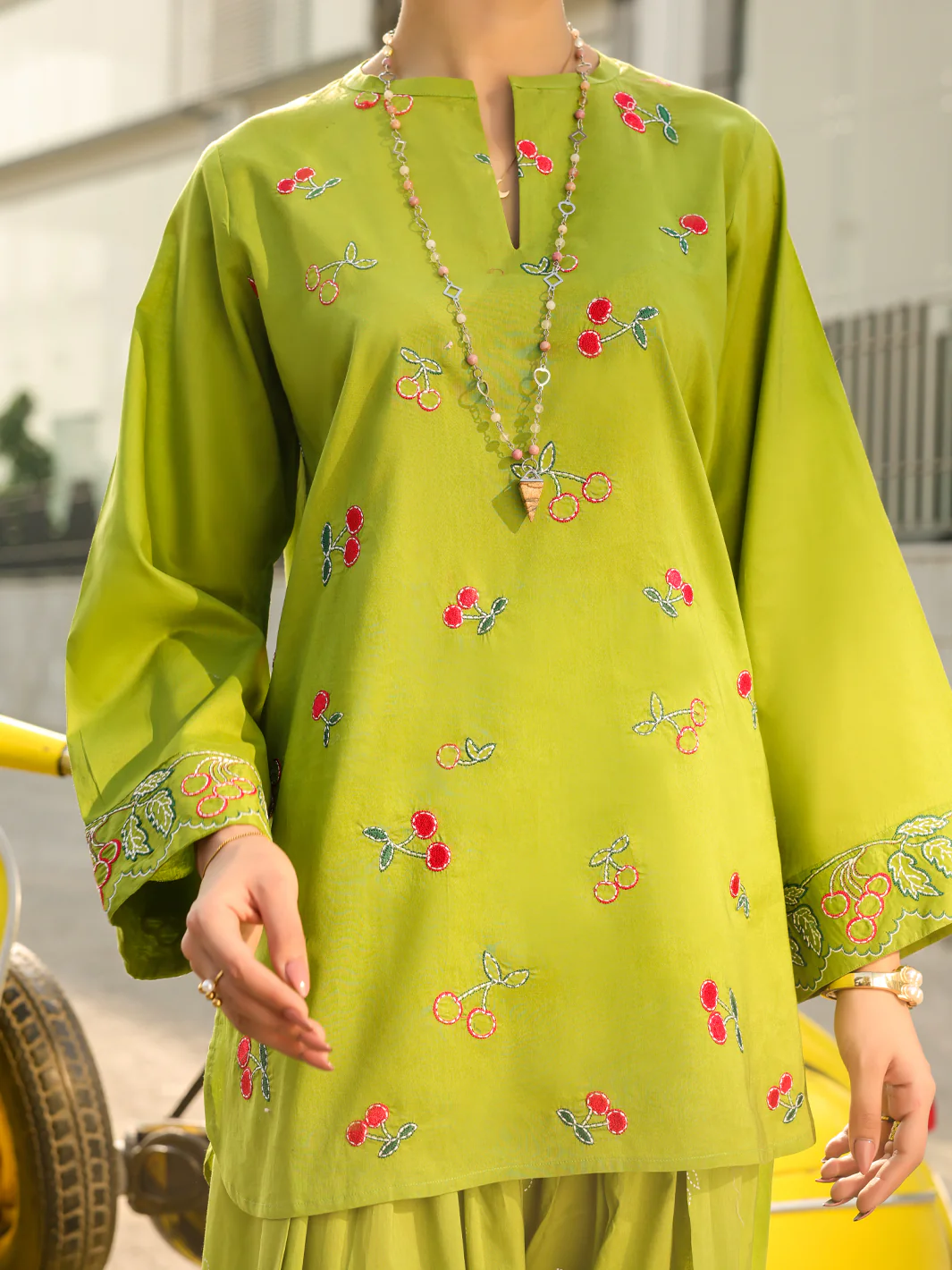 GREEN LAWN 2PC STITCHED | ALP-2PS-LKS-2540/FB-2540A - Image 5