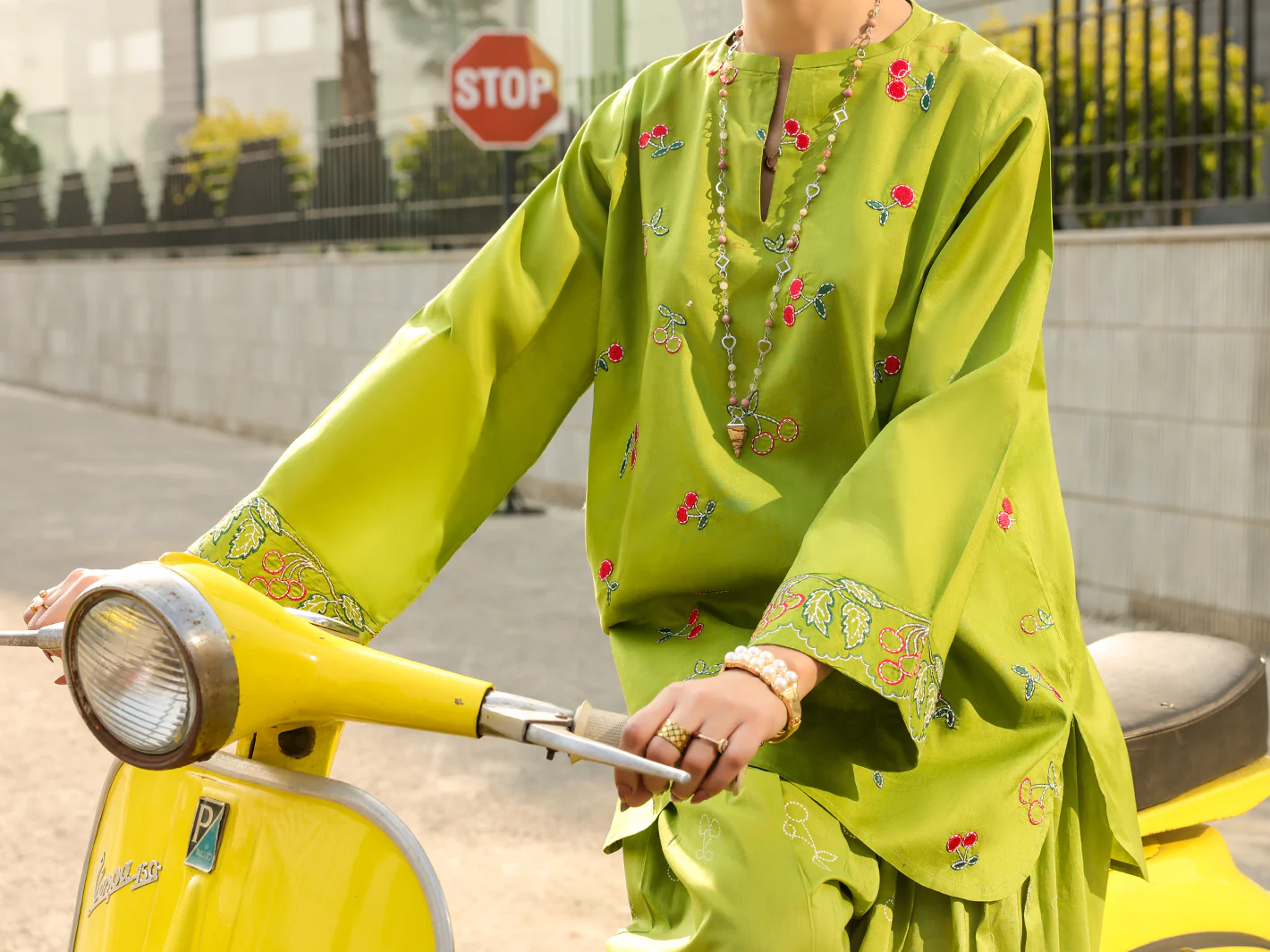 GREEN LAWN 2PC STITCHED | ALP-2PS-LKS-2540/FB-2540A - Image 6