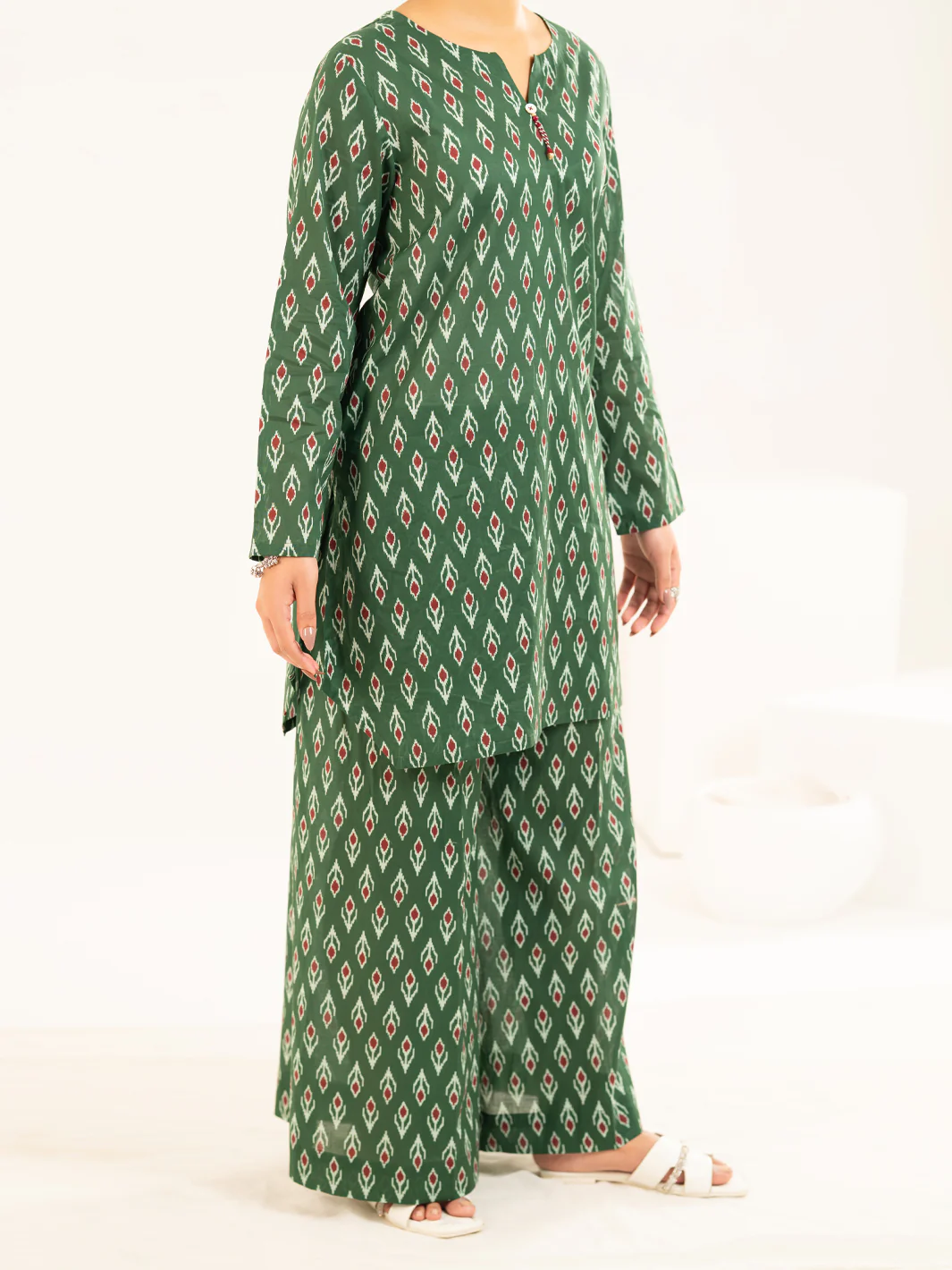 GREEN LAWN 2PC STITCHED | ALP-2PS-SLKS-2513/FB-2513A - Image 4