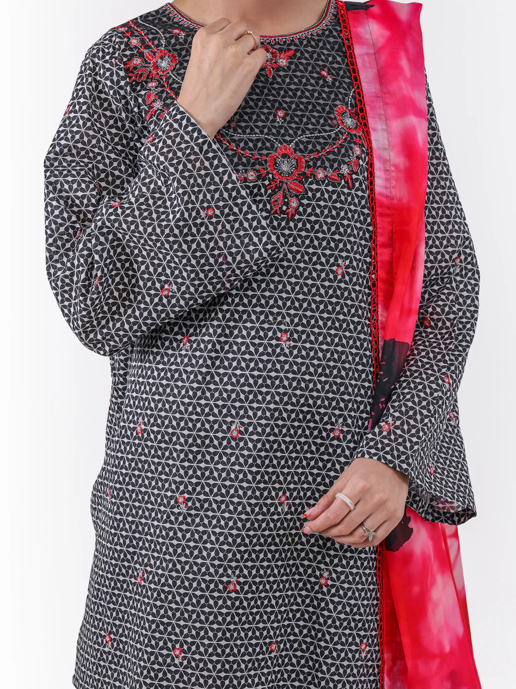 BLACK WHITE LAWN 3PC UNSTITCHED | ALP-3PS-2427 FB-2427A - Image 2