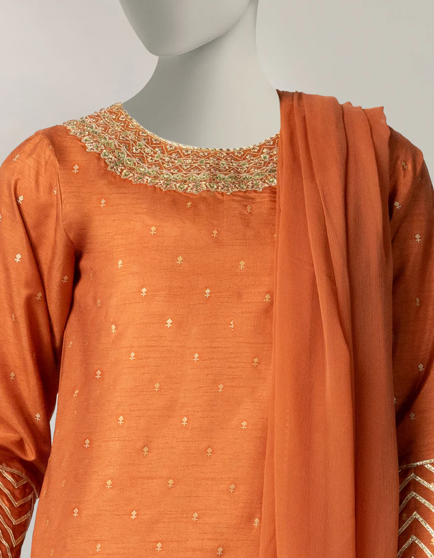 RUST RAW SILK 3PC STITCHED | JGK-W-JTF-25-771 FB/RANG-E-ZARI-07 - Image 3